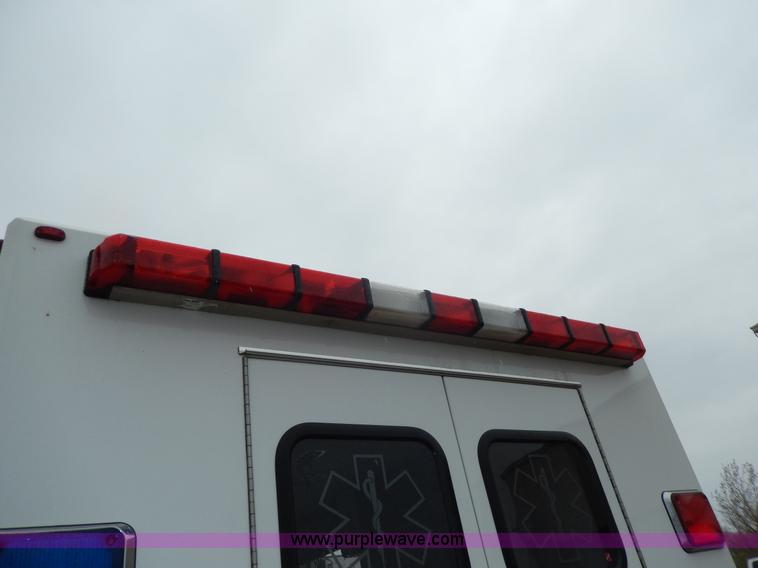 image for item D8062 2003 Ford 801 ambulance