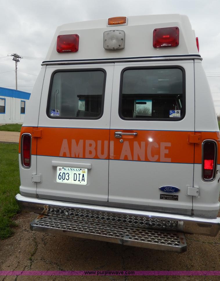 image for item D8065 1989 Ford E350 Econoline XLT ambulance
