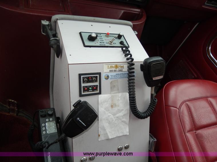 image for item D8065 1989 Ford E350 Econoline XLT ambulance