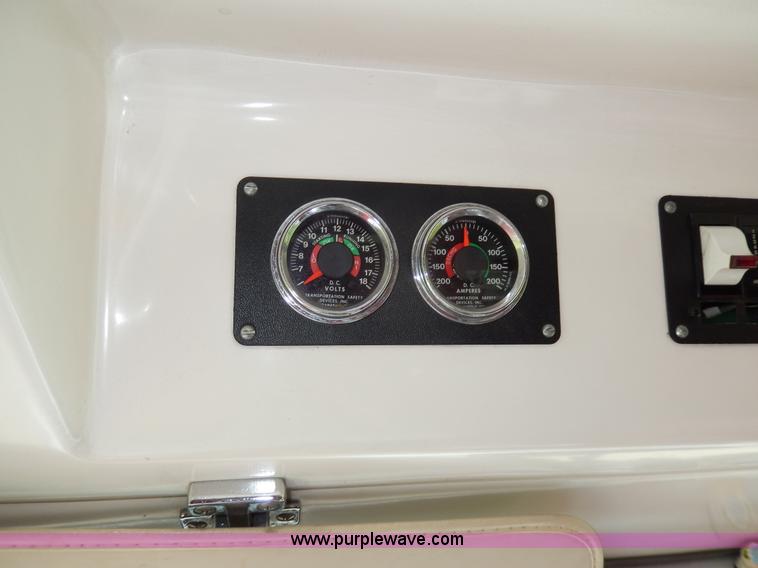 image for item D8065 1989 Ford E350 Econoline XLT ambulance