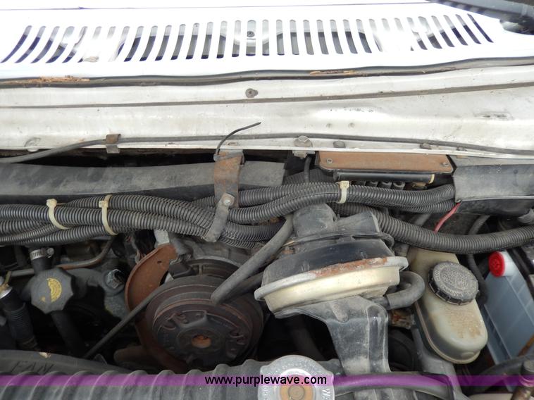 image for item D8065 1989 Ford E350 Econoline XLT ambulance