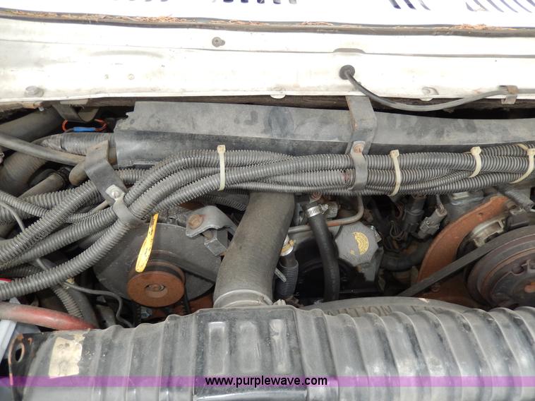 image for item D8065 1989 Ford E350 Econoline XLT ambulance