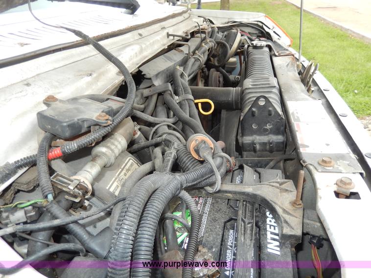 image for item D8065 1989 Ford E350 Econoline XLT ambulance