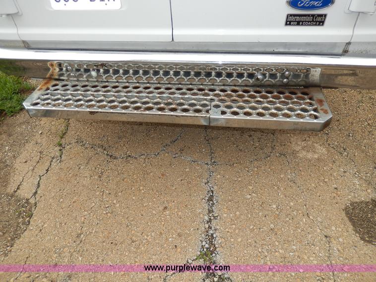 image for item D8065 1989 Ford E350 Econoline XLT ambulance