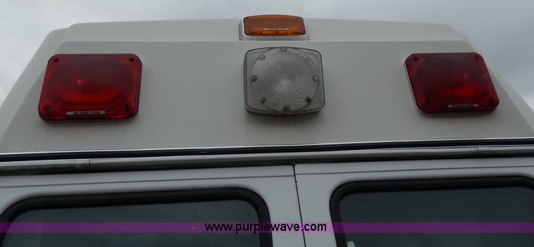 image for item D8065 1989 Ford E350 Econoline XLT ambulance
