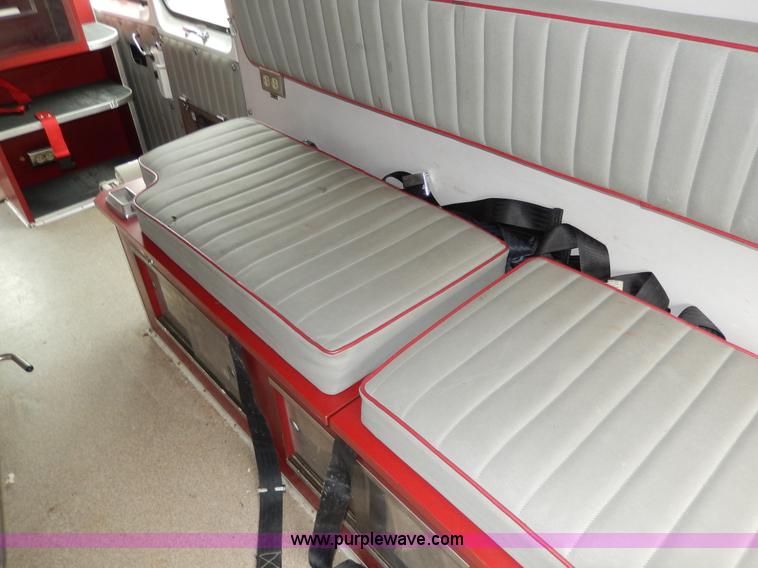 image for item D8065 1989 Ford E350 Econoline XLT ambulance