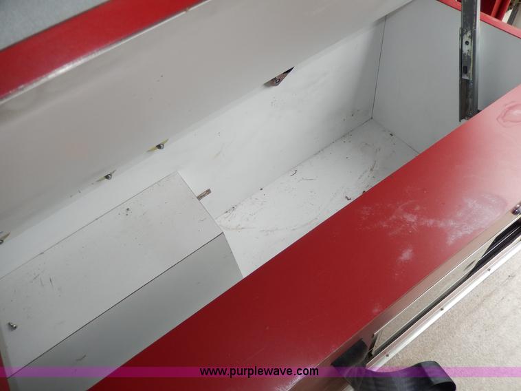 image for item D8065 1989 Ford E350 Econoline XLT ambulance