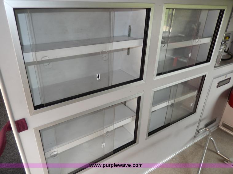 image for item D8065 1989 Ford E350 Econoline XLT ambulance