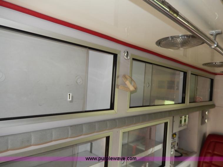 image for item D8065 1989 Ford E350 Econoline XLT ambulance