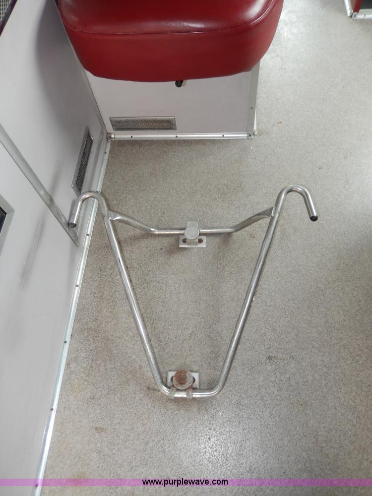 image for item D8065 1989 Ford E350 Econoline XLT ambulance