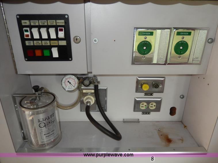 image for item D8065 1989 Ford E350 Econoline XLT ambulance