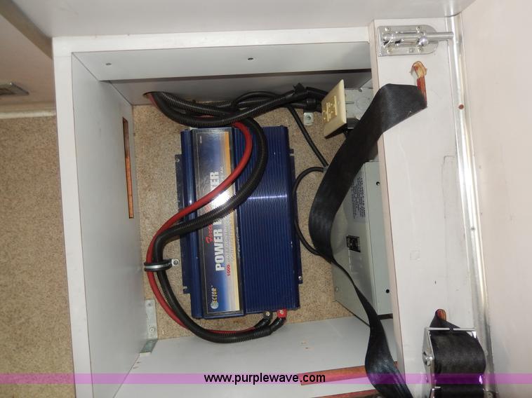 image for item D8065 1989 Ford E350 Econoline XLT ambulance