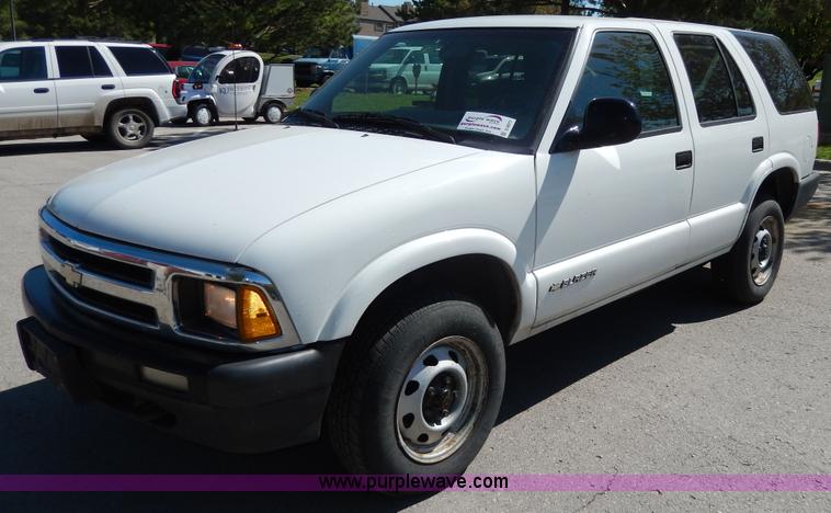 image for item D8077 1997 Chevrolet Blazer SUV