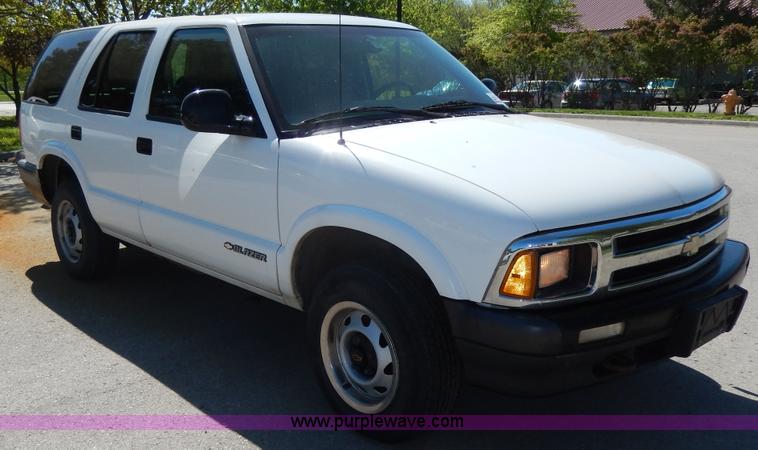 image for item D8077 1997 Chevrolet Blazer SUV