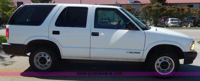 image for item D8077 1997 Chevrolet Blazer SUV
