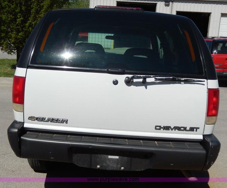 image for item D8077 1997 Chevrolet Blazer SUV