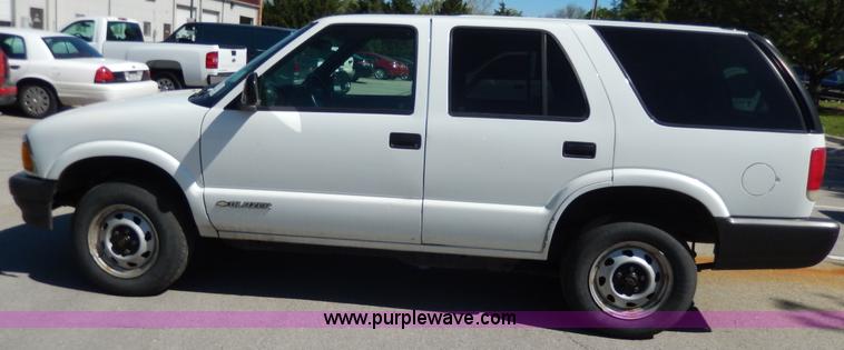 image for item D8077 1997 Chevrolet Blazer SUV