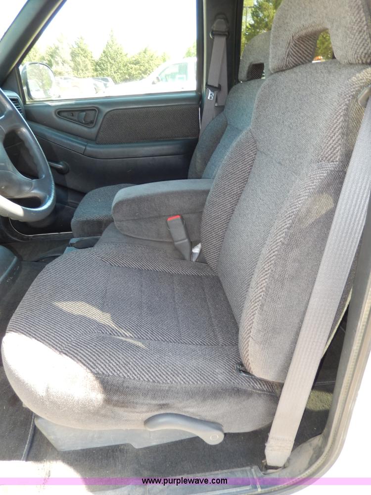 image for item D8077 1997 Chevrolet Blazer SUV