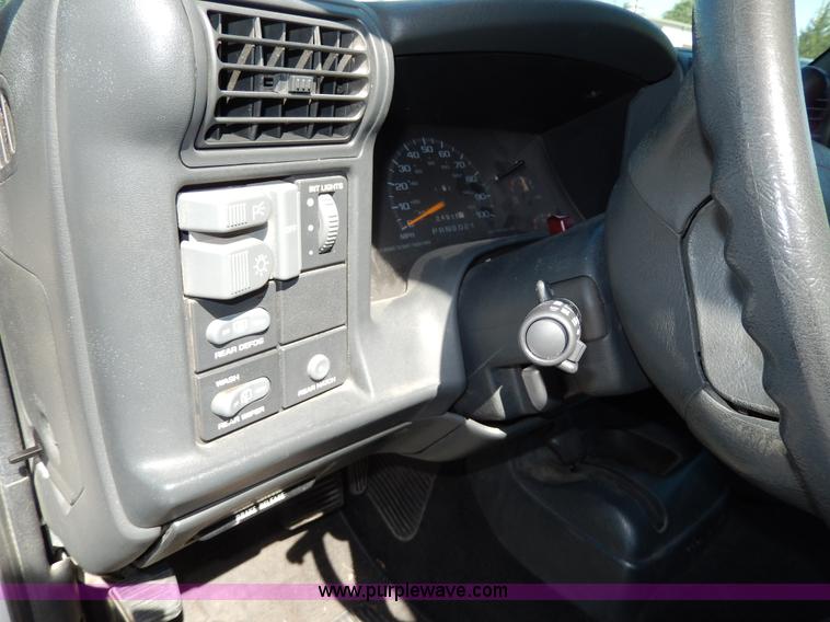 image for item D8077 1997 Chevrolet Blazer SUV