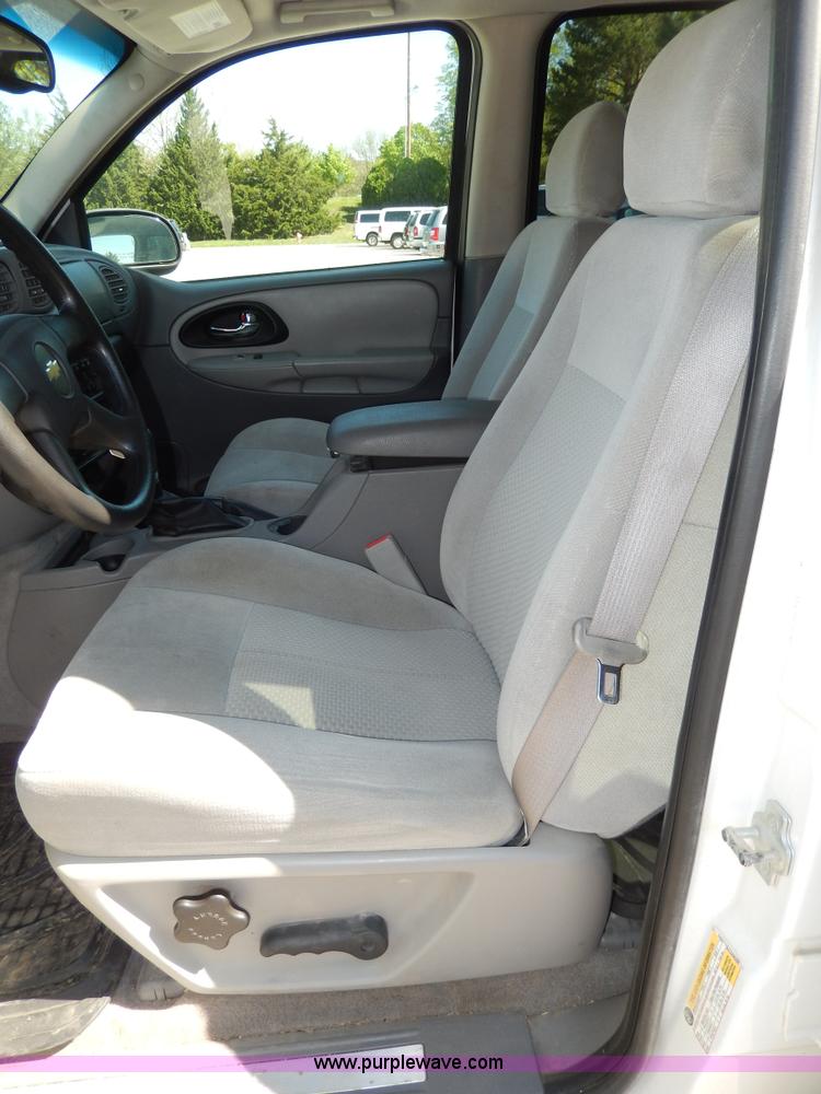 image for item D8079 2007 Chevrolet Trailblazer LS SUV