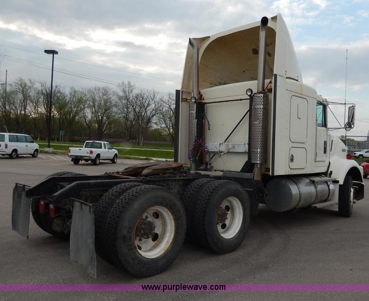 image for item D8115 1996 Kenworth T823 semi truck