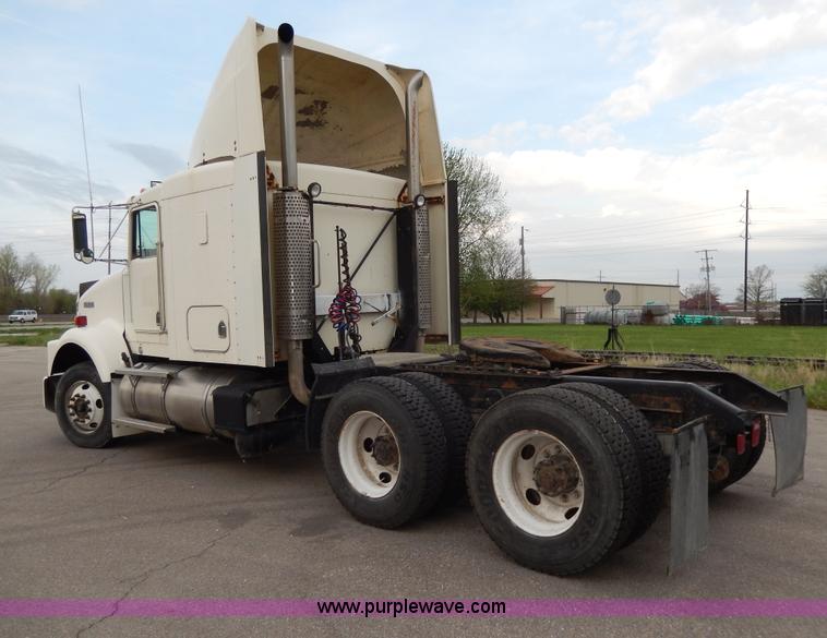 image for item D8115 1996 Kenworth T823 semi truck