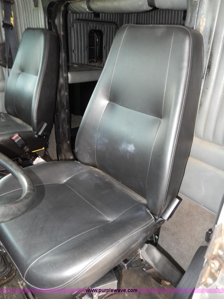 image for item D8115 1996 Kenworth T823 semi truck