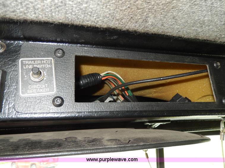 image for item D8115 1996 Kenworth T823 semi truck