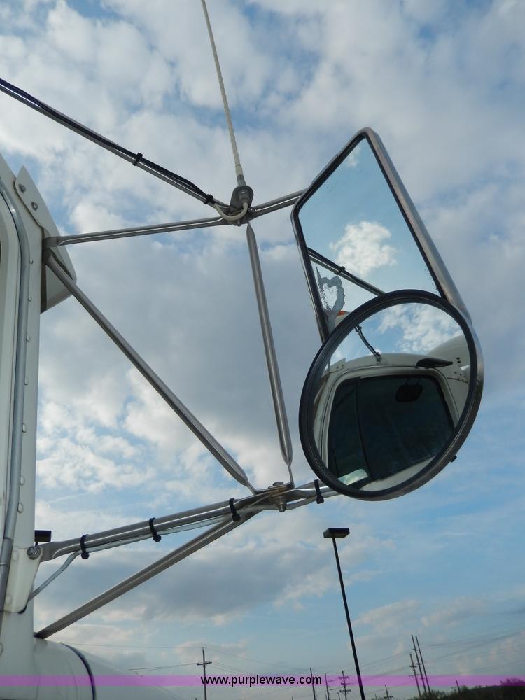 image for item D8115 1996 Kenworth T823 semi truck