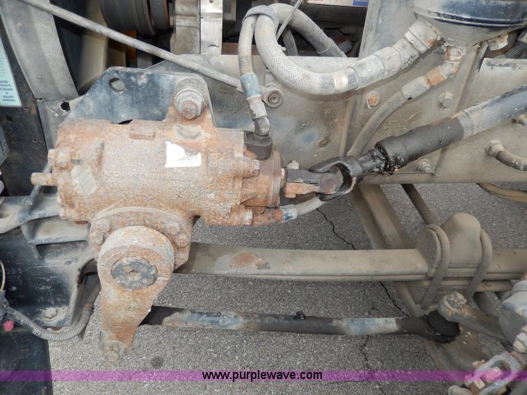 image for item D8115 1996 Kenworth T823 semi truck