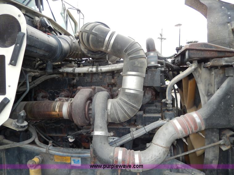 image for item D8115 1996 Kenworth T823 semi truck