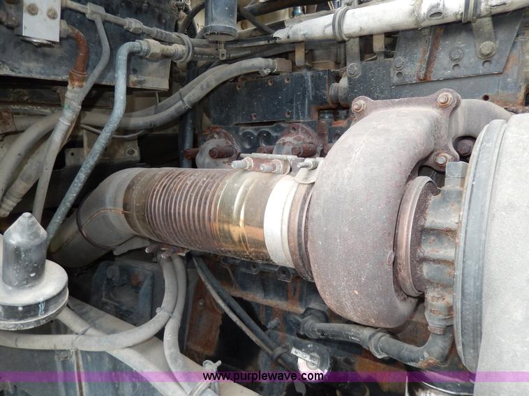 image for item D8115 1996 Kenworth T823 semi truck