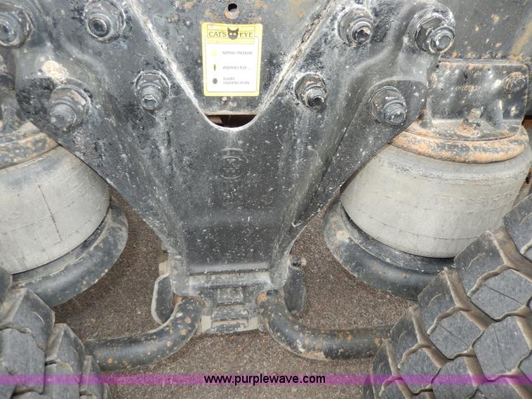 image for item D8115 1996 Kenworth T823 semi truck