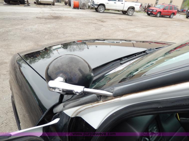 image for item D8137 2006 Ford Crown Victoria Police Interceptor