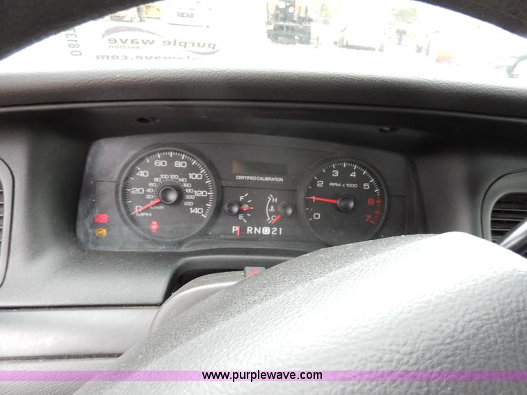 image for item D8137 2006 Ford Crown Victoria Police Interceptor