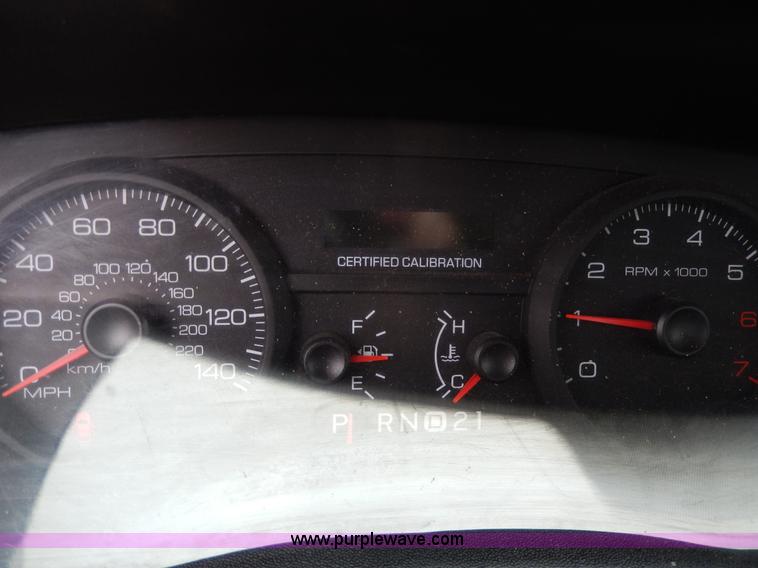 image for item D8137 2006 Ford Crown Victoria Police Interceptor