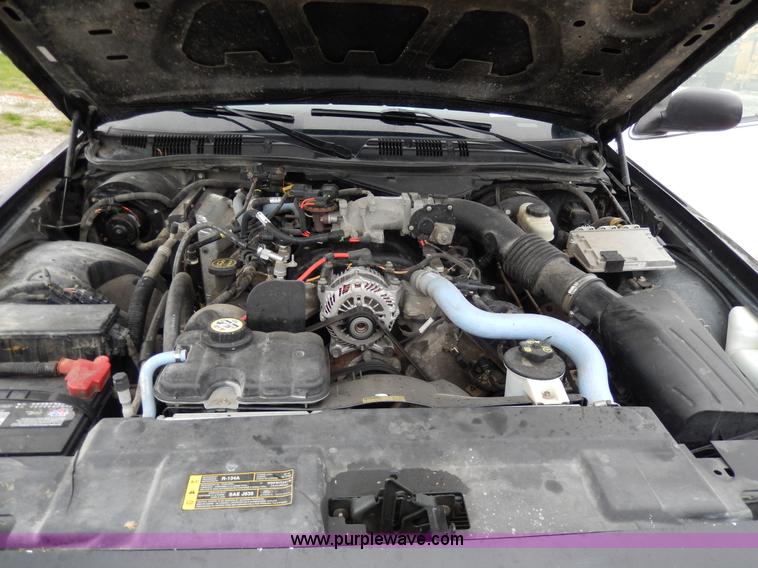 image for item D8137 2006 Ford Crown Victoria Police Interceptor