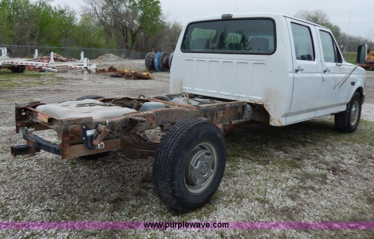 image for item D8138 1993 Ford F350 XL Crew Cab truck cab and chassis