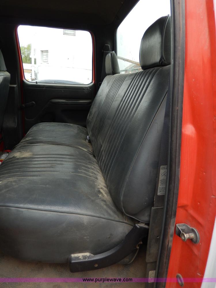 image for item D8138 1993 Ford F350 XL Crew Cab truck cab and chassis