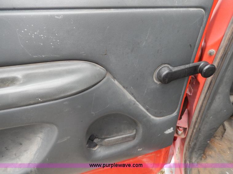 image for item D8138 1993 Ford F350 XL Crew Cab truck cab and chassis