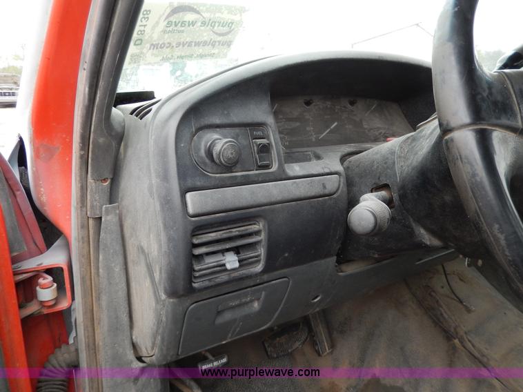 image for item D8138 1993 Ford F350 XL Crew Cab truck cab and chassis