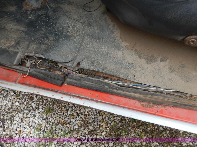 image for item D8138 1993 Ford F350 XL Crew Cab truck cab and chassis