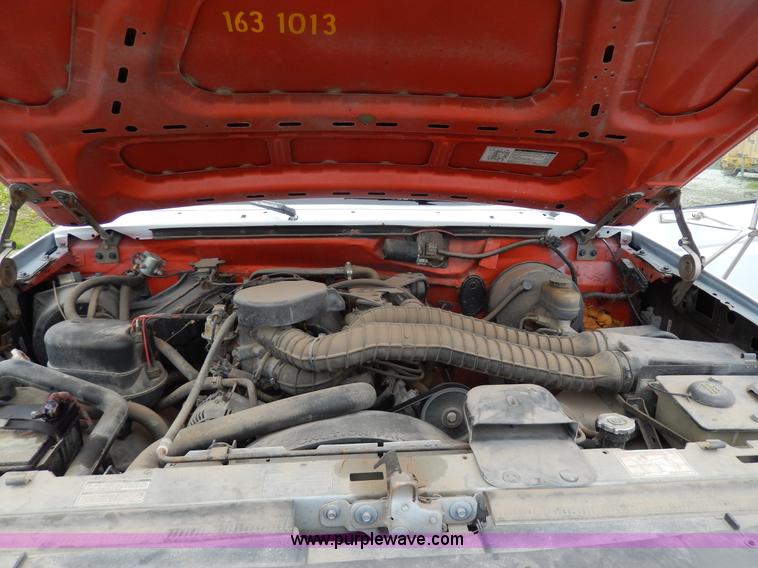 image for item D8138 1993 Ford F350 XL Crew Cab truck cab and chassis