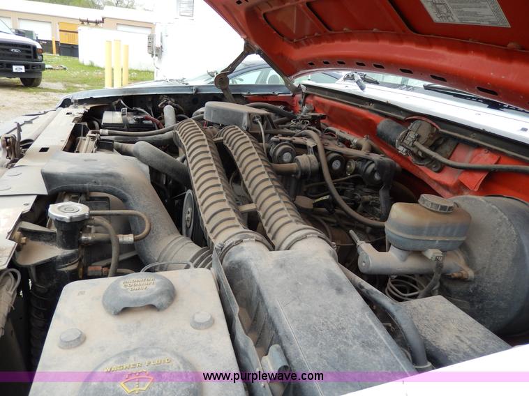 image for item D8138 1993 Ford F350 XL Crew Cab truck cab and chassis