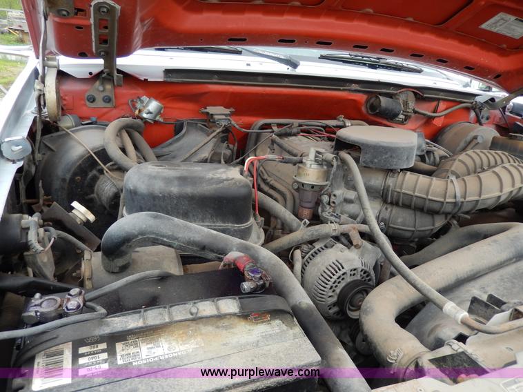 image for item D8138 1993 Ford F350 XL Crew Cab truck cab and chassis