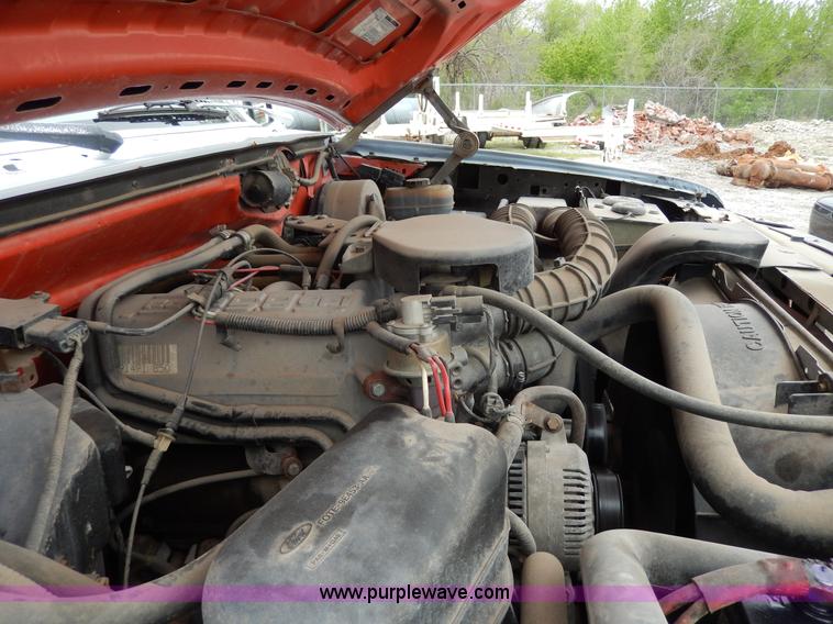 image for item D8138 1993 Ford F350 XL Crew Cab truck cab and chassis