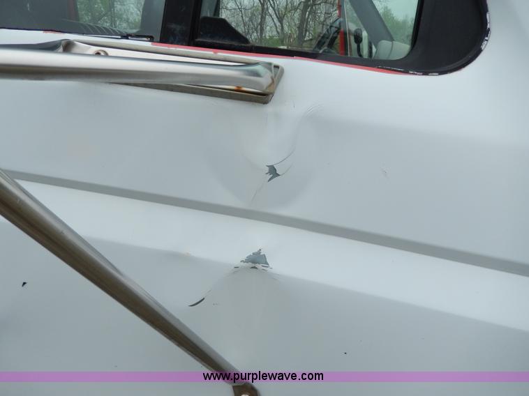 image for item D8138 1993 Ford F350 XL Crew Cab truck cab and chassis