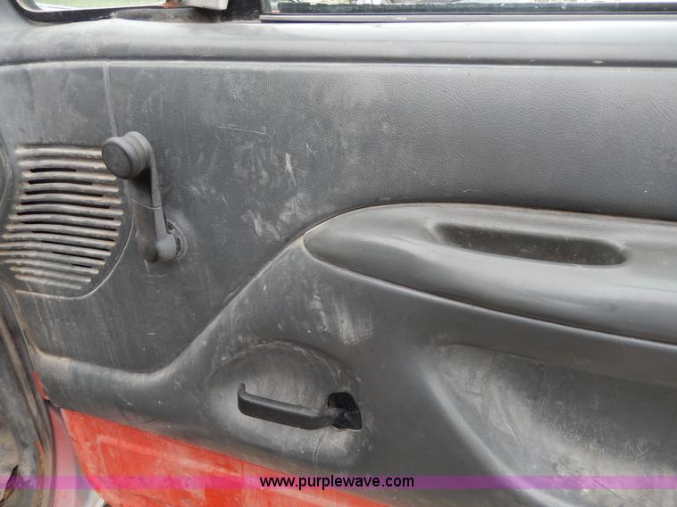 image for item D8138 1993 Ford F350 XL Crew Cab truck cab and chassis