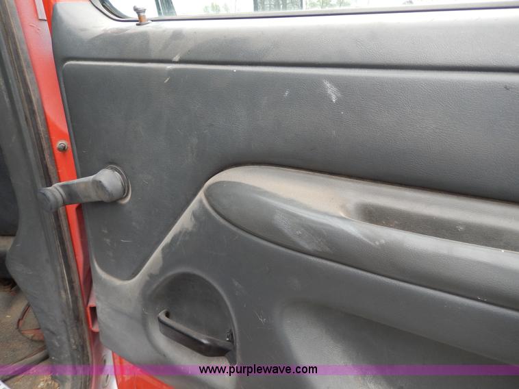 image for item D8138 1993 Ford F350 XL Crew Cab truck cab and chassis