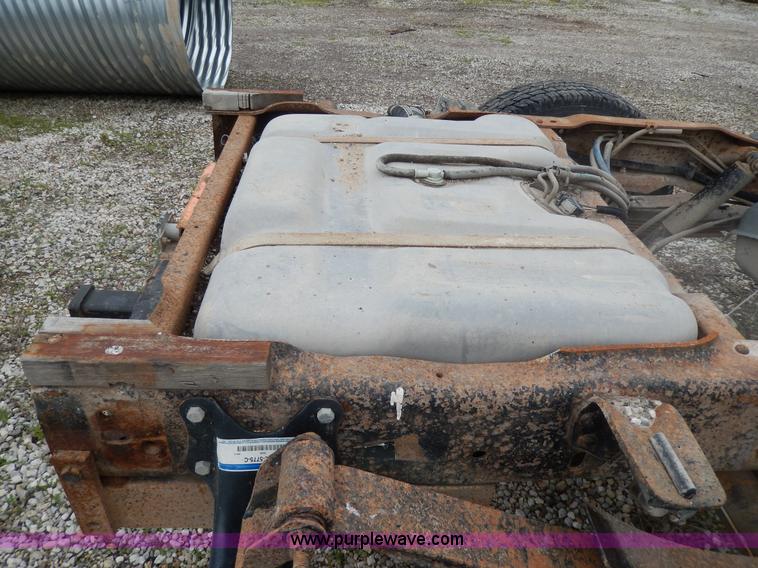 image for item D8138 1993 Ford F350 XL Crew Cab truck cab and chassis